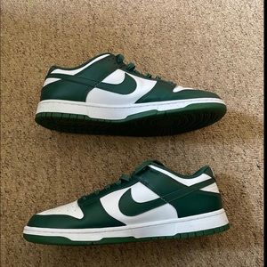 Nike low dunks Michigan state